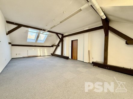 Pronájem kanceláře, 67 m²