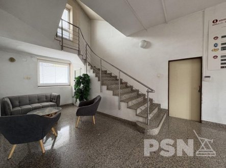 Pronájem kanceláře, 111 m²
