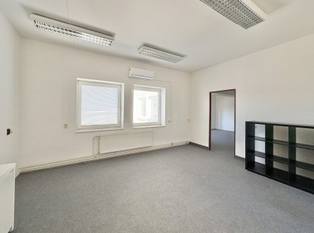 Pronájem kanceláře, 58 m²