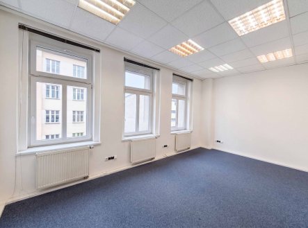 Pronájem kanceláře, 209 m²