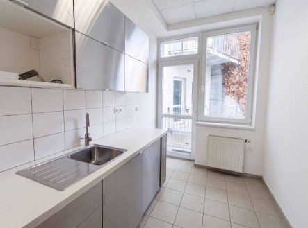 Pronájem kanceláře, 209 m²