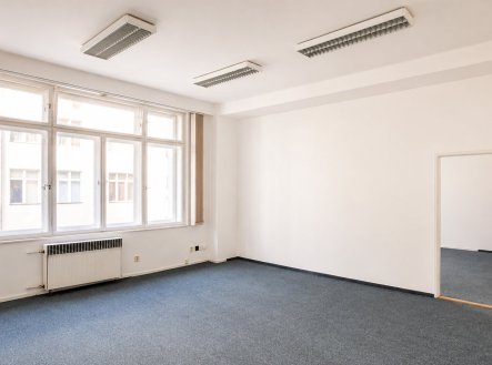 Pronájem kanceláře, 56 m²