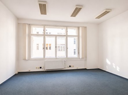 Pronájem kanceláře, 56 m²