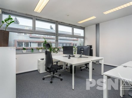 Pronájem kanceláře, 450 m²