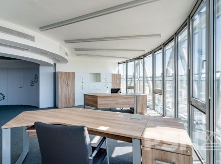 Pronájem kanceláře, 710 m²