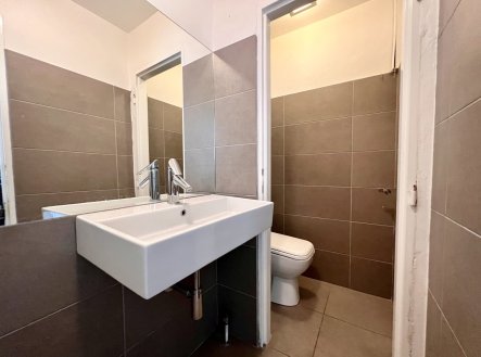 Pronájem kanceláře, 250 m²