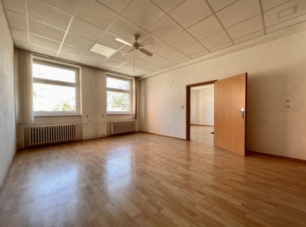 Pronájem kanceláře, 98 m²