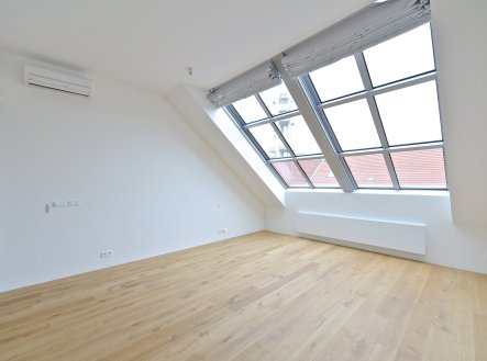 Pronájem bytu, 4+kk, 203 m²