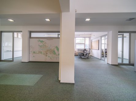 Pronájem kanceláře, 243 m²