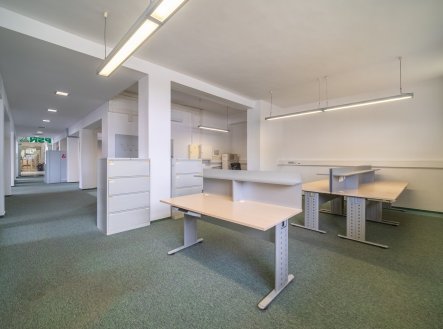Pronájem kanceláře, 243 m²