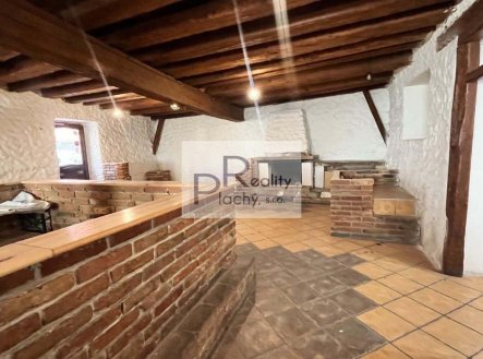 Pronájem obchodní prostory, 300 m²