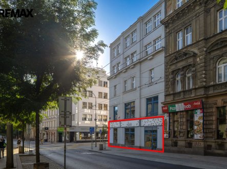 Pronájem kanceláře, 210 m²