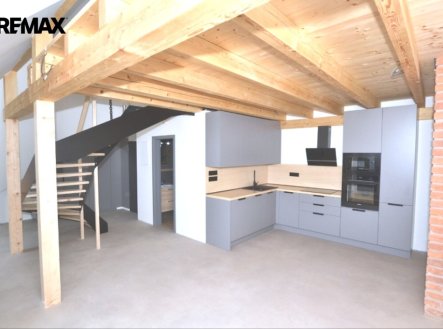 Pronájem bytu, atypický, 68 m²