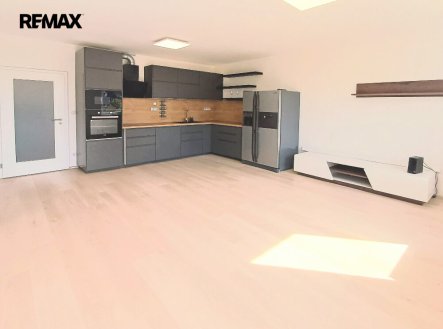 Pronájem bytu, 2+kk, 205 m²