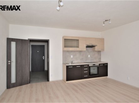 Pronájem bytu, 1+kk, 37 m²
