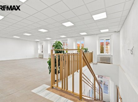 Pronájem obchodní prostory, 171 m²