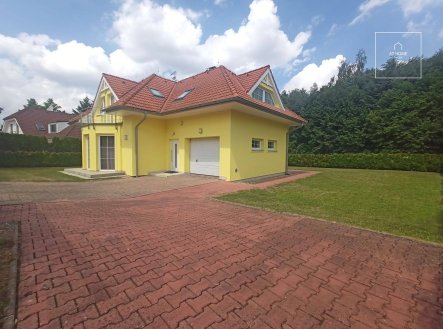 Pronájem domu/vily, 179 m²