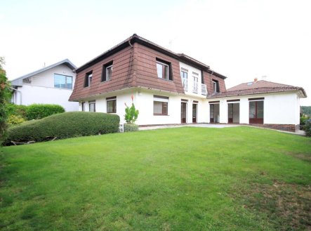 Pronájem domu/vily, 365 m²