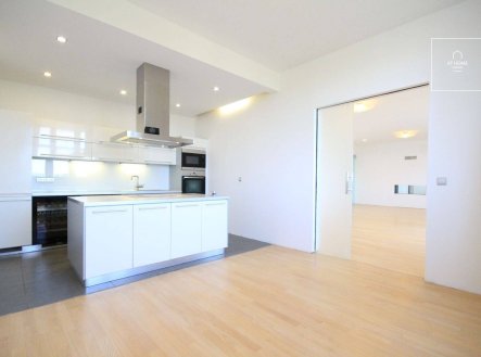 Pronájem bytu, 5+1, 221 m²