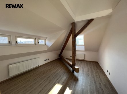 Pronájem kanceláře, 150 m²