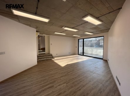 Pronájem kanceláře, 150 m²