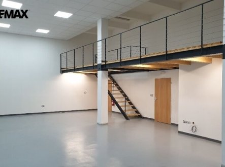 Pronájem kanceláře, 111 m²