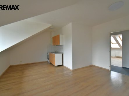 Pronájem bytu, 4+kk, 80 m²