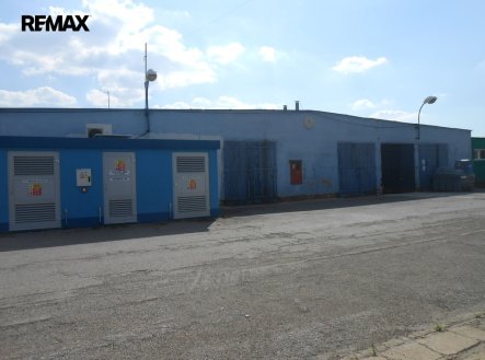 Pronájem výrobní prostory, 2 100 m²