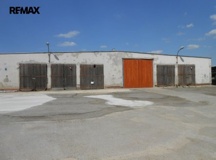 Pronájem výrobní prostory, 2 100 m²