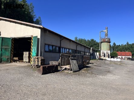 Pronájem výrobní prostory, 1 100 m²