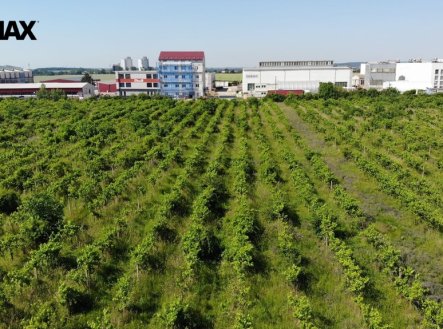 Prodej pozemku pro komerční výstavbu, 2 465 m²