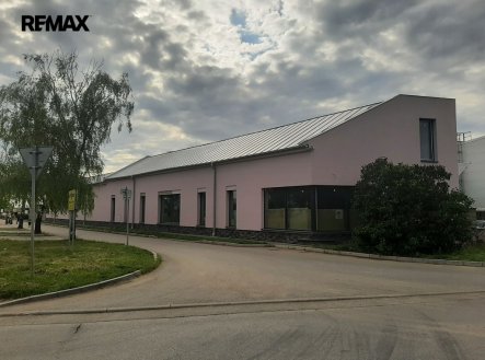 Pronájem obchodní prostory, 444 m²
