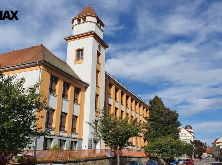 Pronájem obchodní prostory, 84 m²