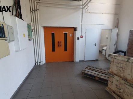 Pronájem obchodní prostory, 84 m²