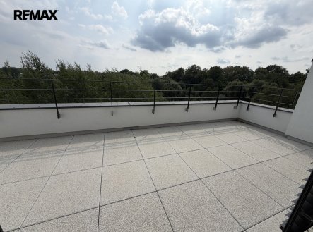 Pronájem bytu, 3+kk, 90 m²
