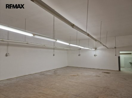 Pronájem obchodní prostory, 225 m²