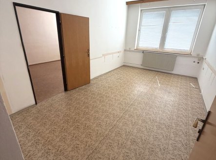 Pronájem kanceláře, 400 m²