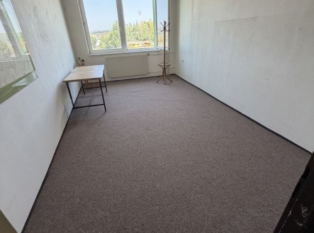 Pronájem kanceláře, 400 m²
