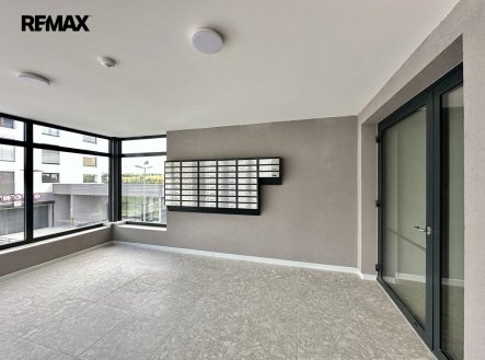 Pronájem bytu, 1+kk, 3 926 m²