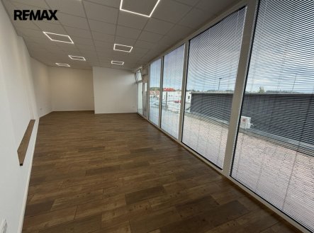 Pronájem obchodní prostory, 52 m²
