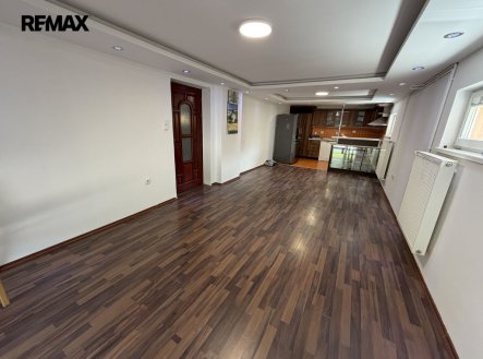 Pronájem domu/vily, 182 m²