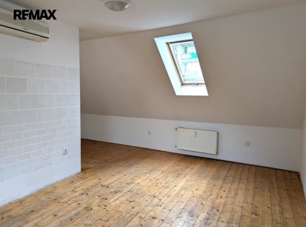 Pronájem bytu, 1+1, 65 m²