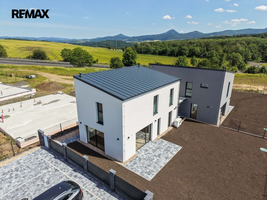 novostavba-kladruby-martin-strojsa-reality-makler-remax001.jpg