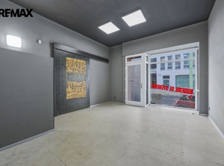 Pronájem obchodní prostory, 65 m²