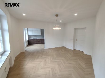 Pronájem bytu, 3+kk, 85 m²