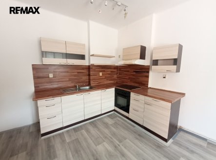 Pronájem bytu, 2+1, 81 m² obrázek