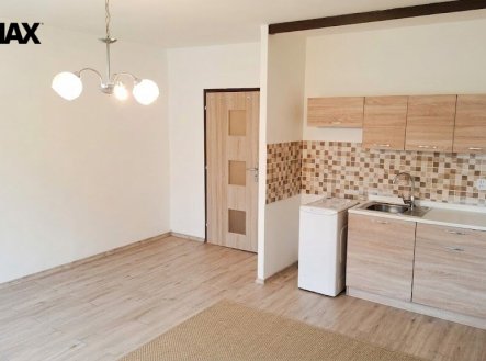 Pronájem bytu, 1+kk, 32 m²