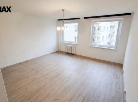 Pronájem bytu, 1+kk, 32 m²