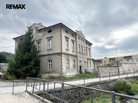 Prodej nájemního domu, 939 m²