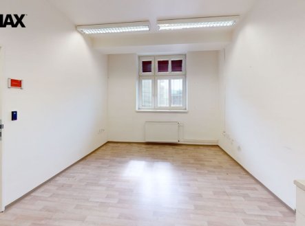 Pronájem kanceláře, 649 m²
